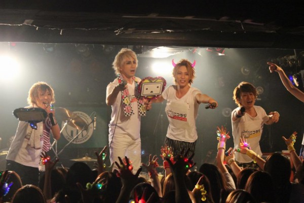 X JAPAN『LUNATIC FEST.』グッズが、X JAPANオフィシャルショップで