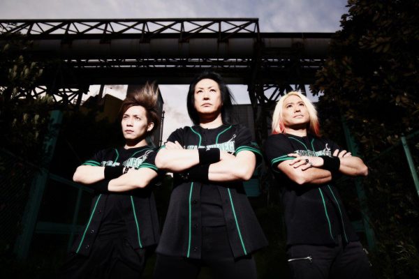 SEX MACHINEGUNS、デビュー20周年ベストアルバム『マシンガンズにしやがれ!!』ジャケ写＆詳細発表！ – ROCKの総合情報サイトVif