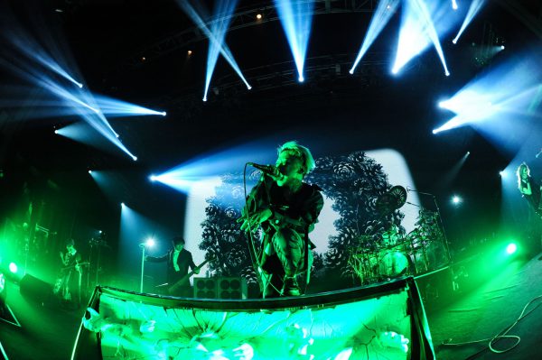 Dir En Grey 全国ツアー Tour18 真世界 追加公演決定 ニューシングル 人間を被る スポット公開 Rockの総合情報サイトvif