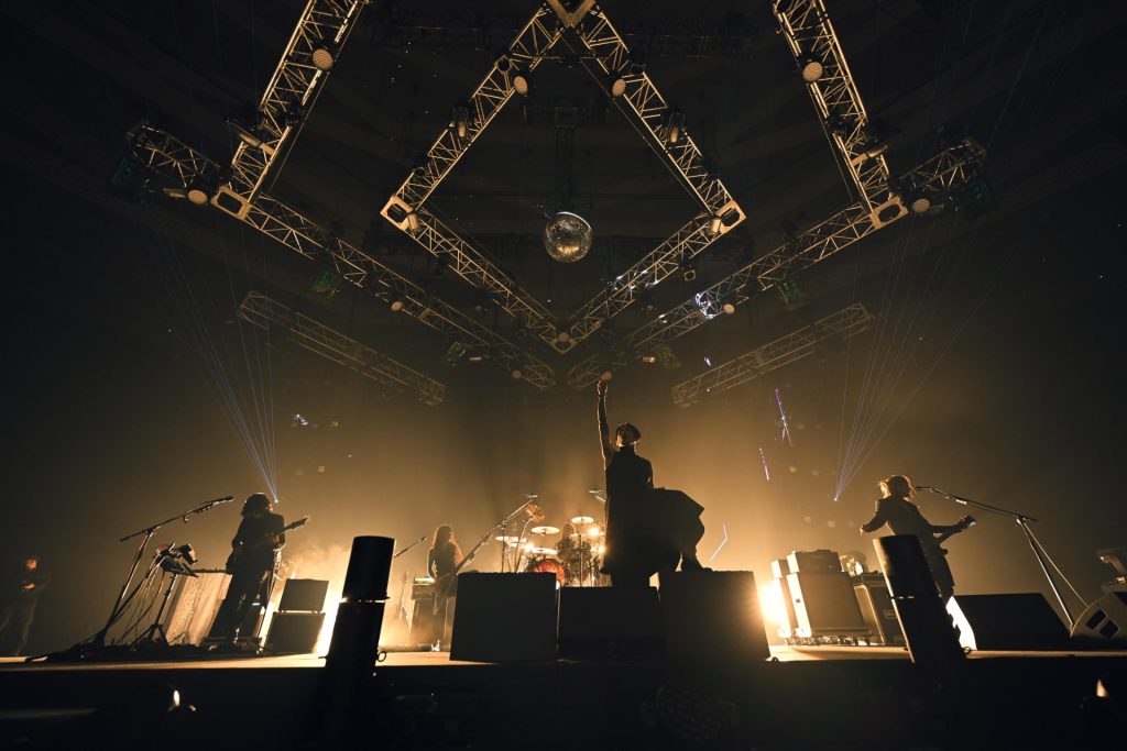 lynch.、アルバム『REBORN』ジャケット写真・収録内容公開！　武道館公演ライブ映像リリースも決定！