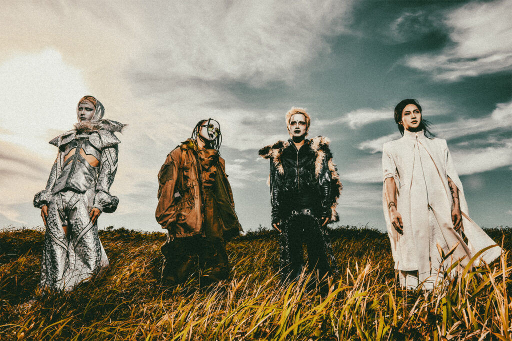 ジャケットも音も、すべてが“なまいろ。”――BugLugが描く七色の衝撃